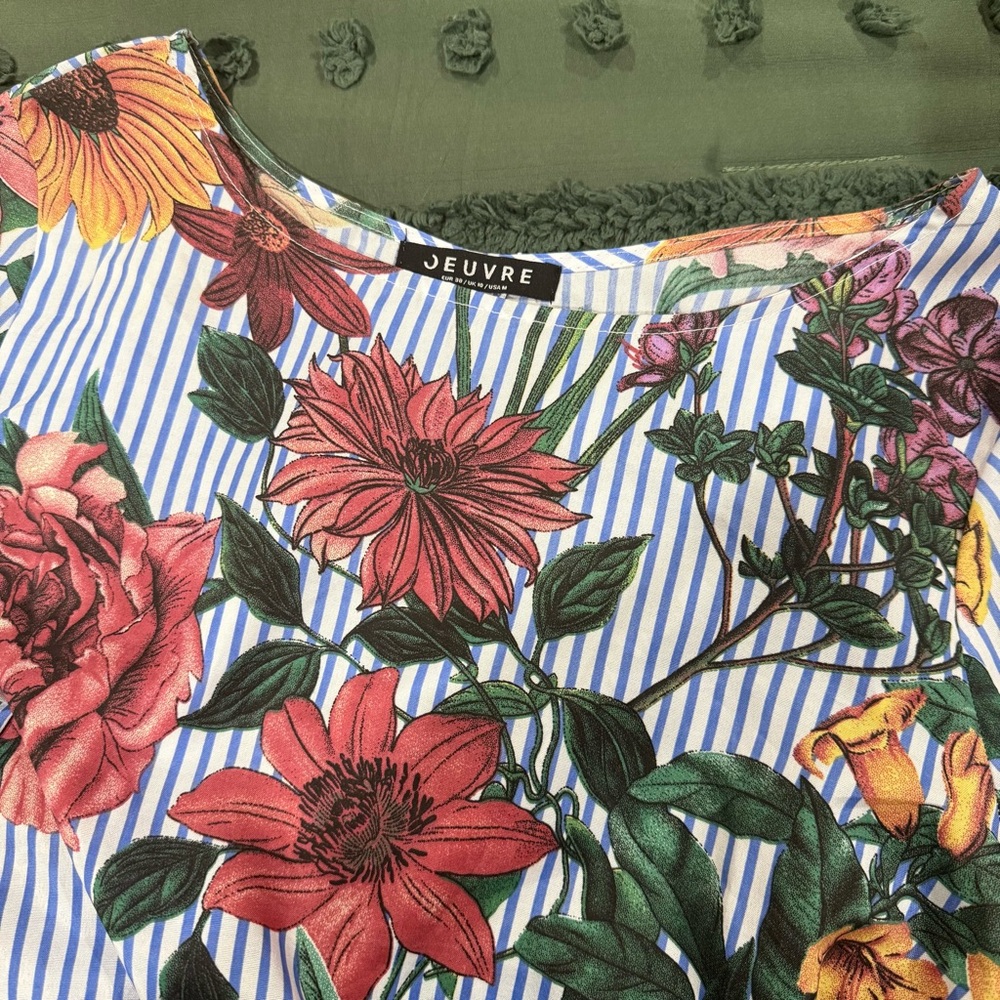 Jeuvre Floral and Stripes Balloon Sleeve Tie-Back Cropped Top - Picture 9 of 15